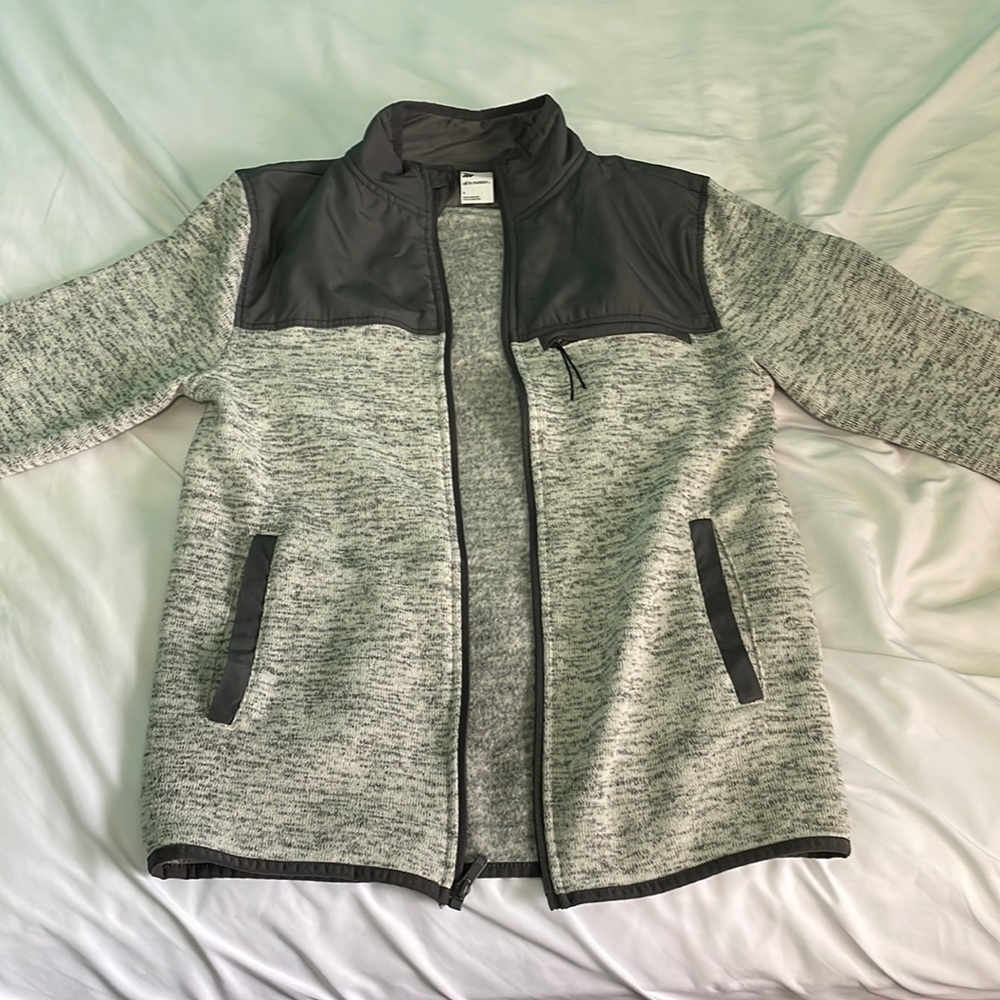 I am selling this white and grey quarter zip up sweatshirt. Size S in Mens